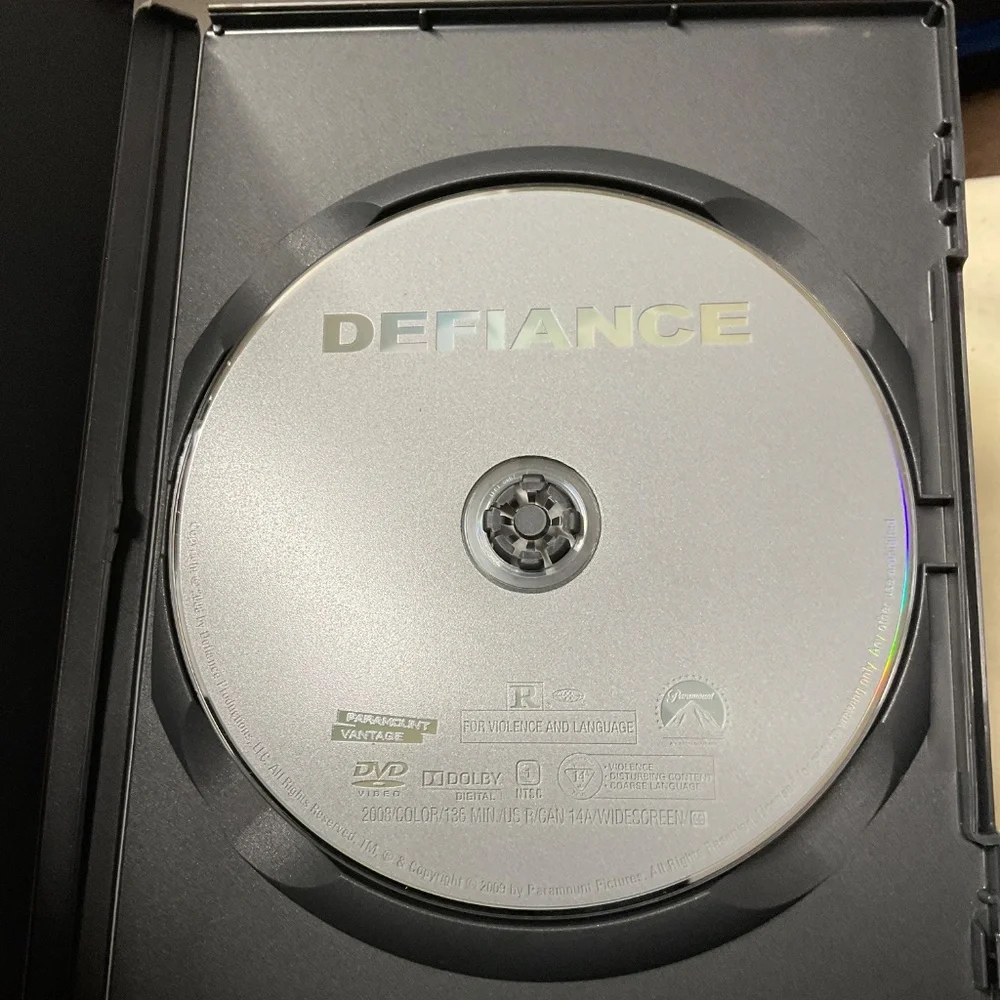 DVD - Defiance. V196